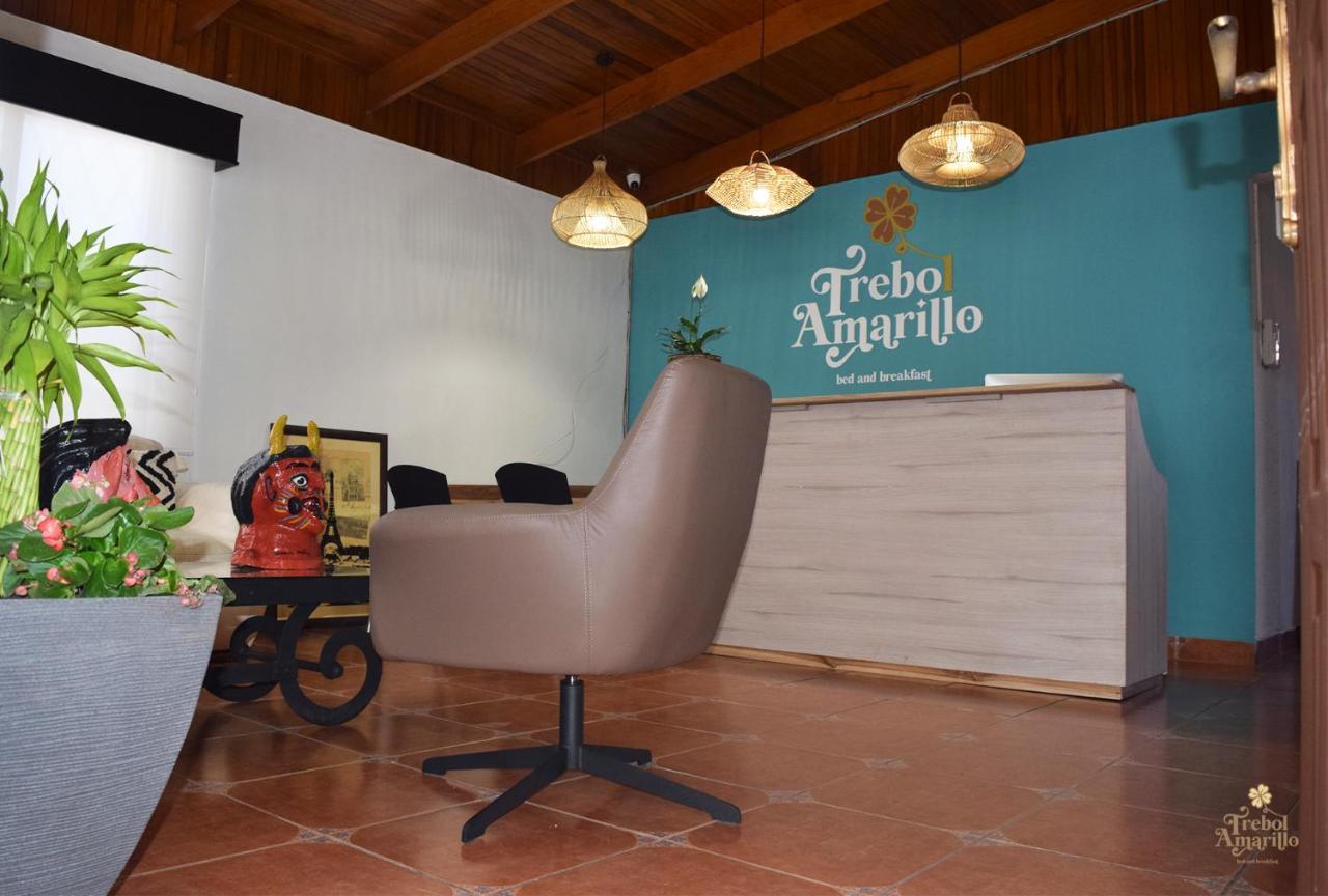 Trebol Amarillo Bed & Breakfast Escazu Bagian luar foto