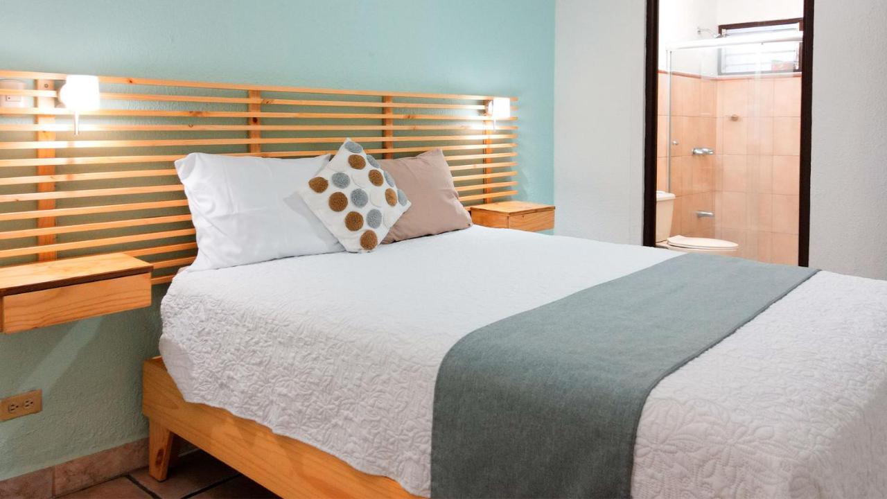 Trebol Amarillo Bed & Breakfast Escazu Bagian luar foto