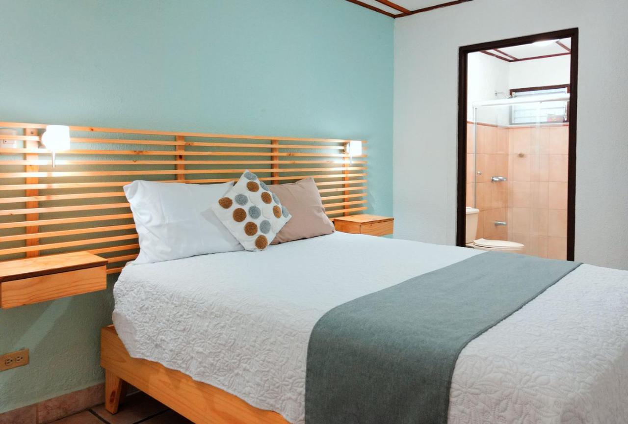 Trebol Amarillo Bed & Breakfast Escazu Bagian luar foto