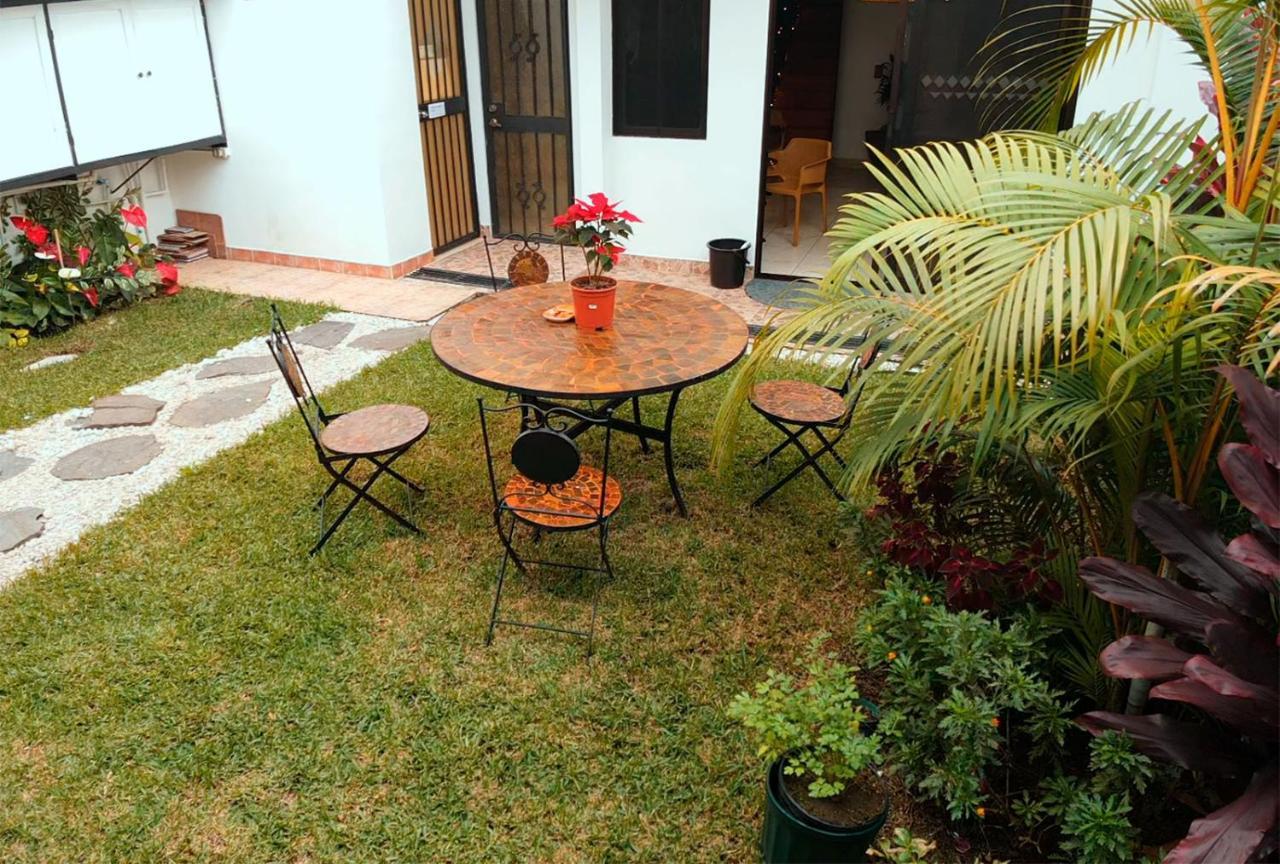 Trebol Amarillo Bed & Breakfast Escazu Bagian luar foto