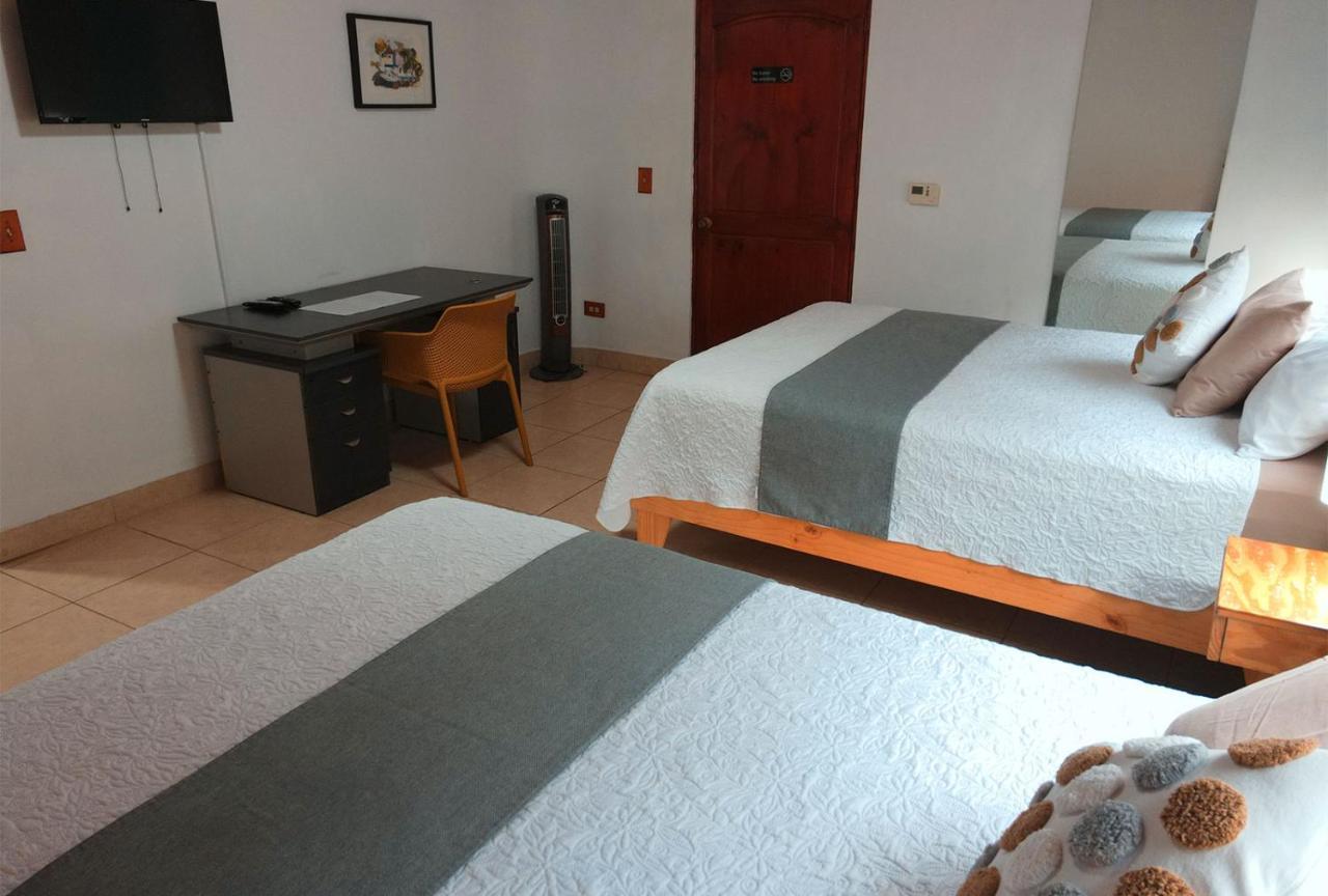 Trebol Amarillo Bed & Breakfast Escazu Bagian luar foto