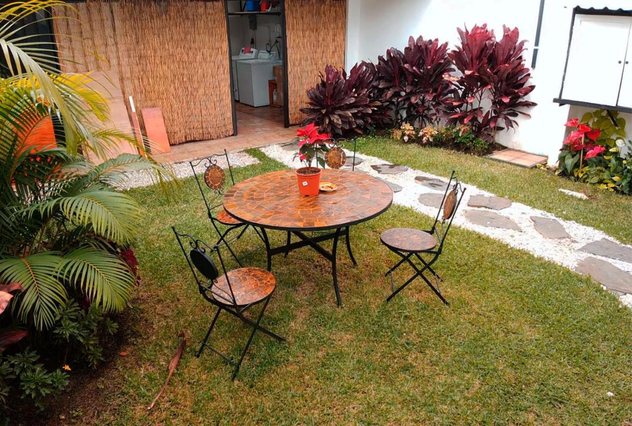 Trebol Amarillo Bed & Breakfast Escazu Bagian luar foto